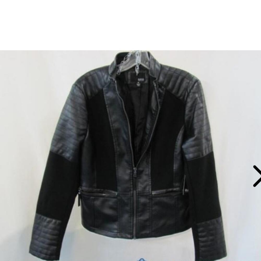 A.N.A. NWT WOMENS LEATHER BIKER JACKET. SIZE MEDIUM .